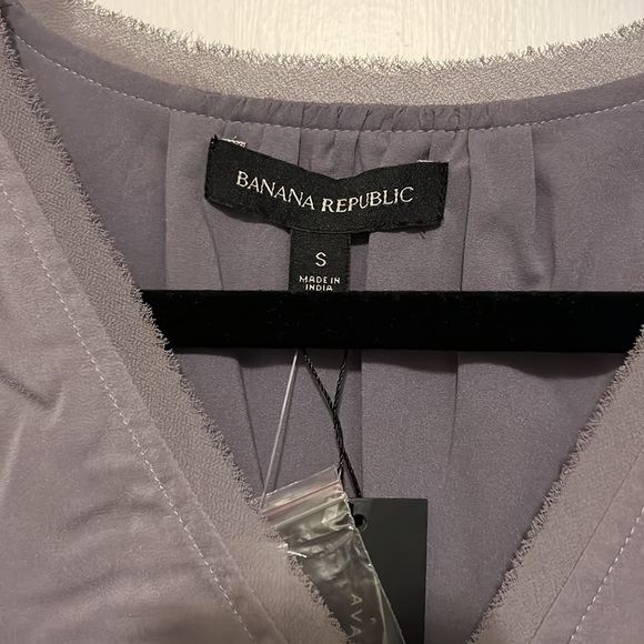 Gray silk Banana Republic dress with shoulder embellishments - Picture 2 of 5